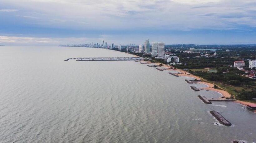 Отель Sea Falcon On The Water