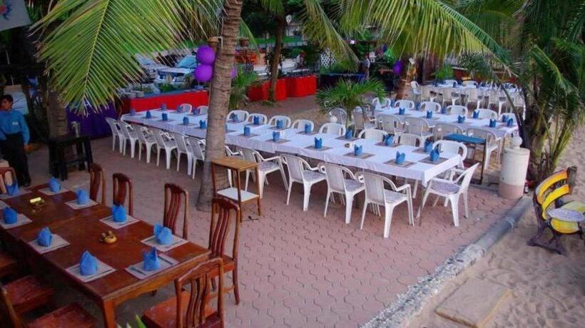 Отель Sea Falcon On The Water