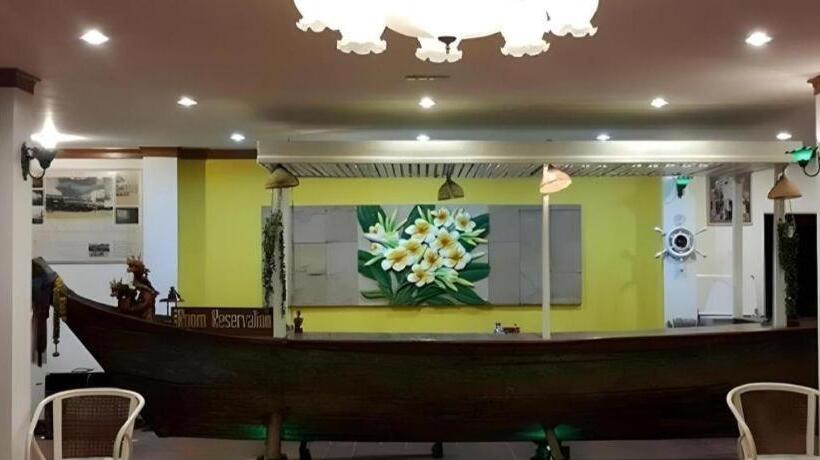 Отель Sea Falcon On The Water