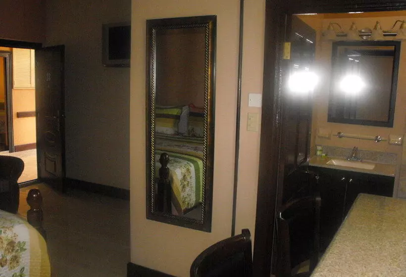 هتل Tropik Leadonna