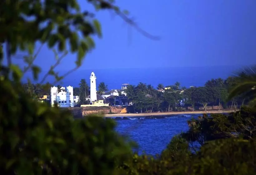 Отель Villa Baywatch Rumassala