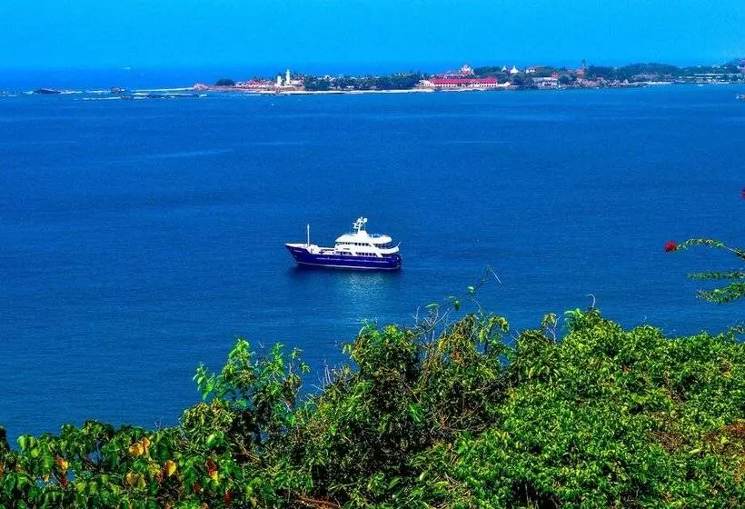 Отель Villa Baywatch Rumassala