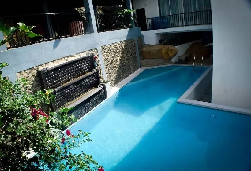 Отель Villa Baywatch Rumassala