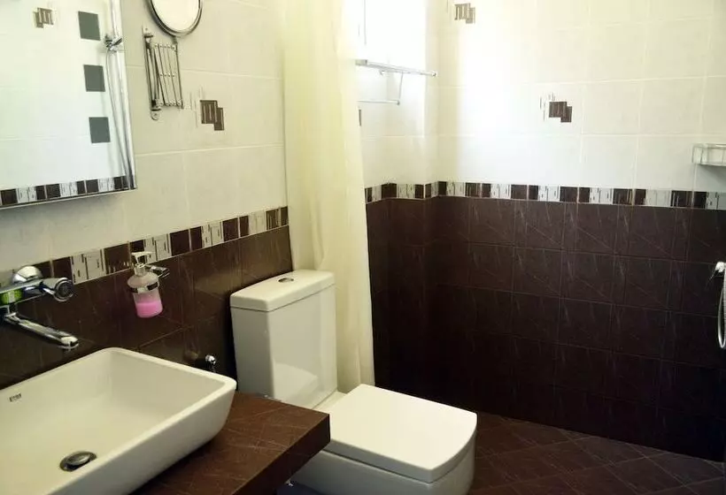 Отель Villa Baywatch Rumassala