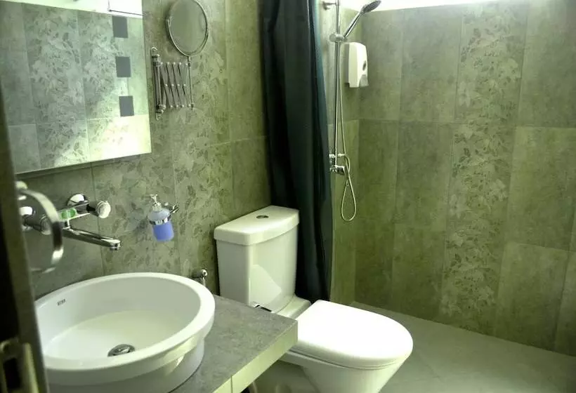 Отель Villa Baywatch Rumassala