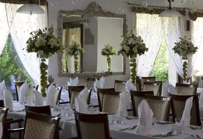 Отель Villa Park Wesola