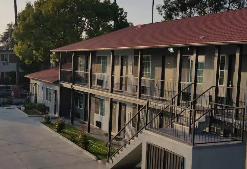 Motelli Jewel City Inn
