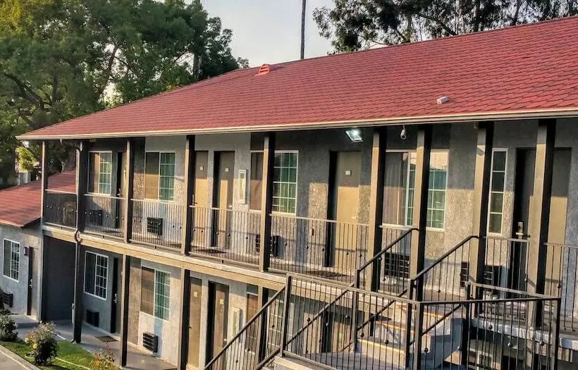 Motelli Jewel City Inn