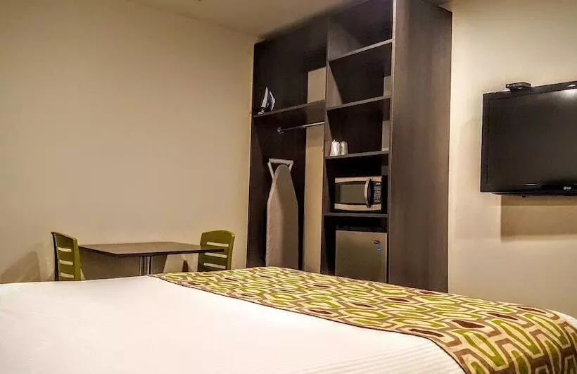 Motelli Jewel City Inn