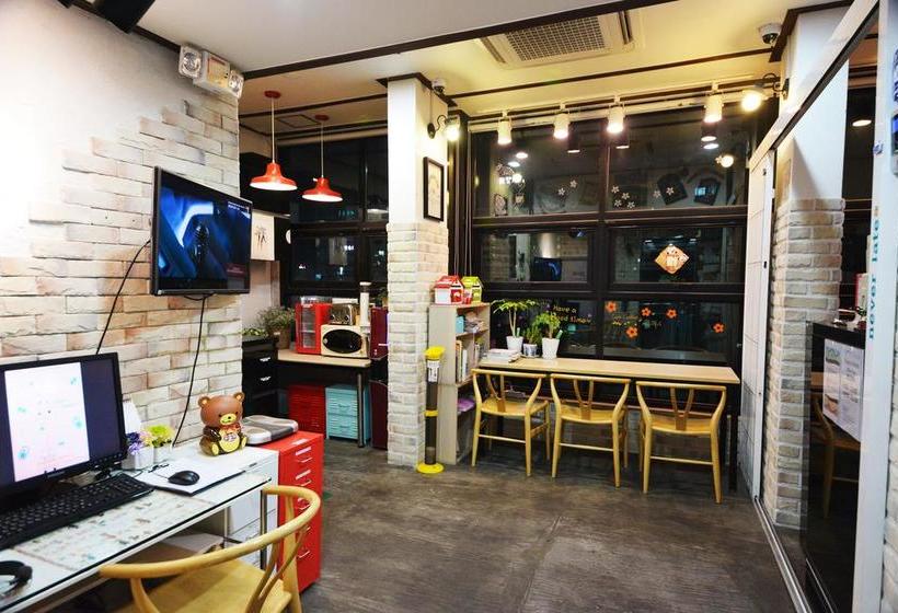 Pansiyon Y S House   Hostel