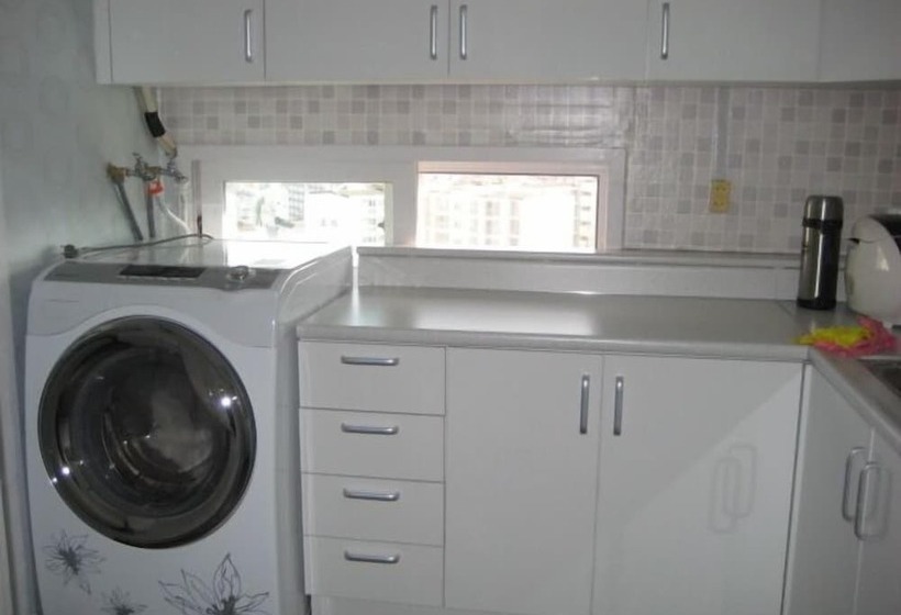 Amuse Guest House   Hostel