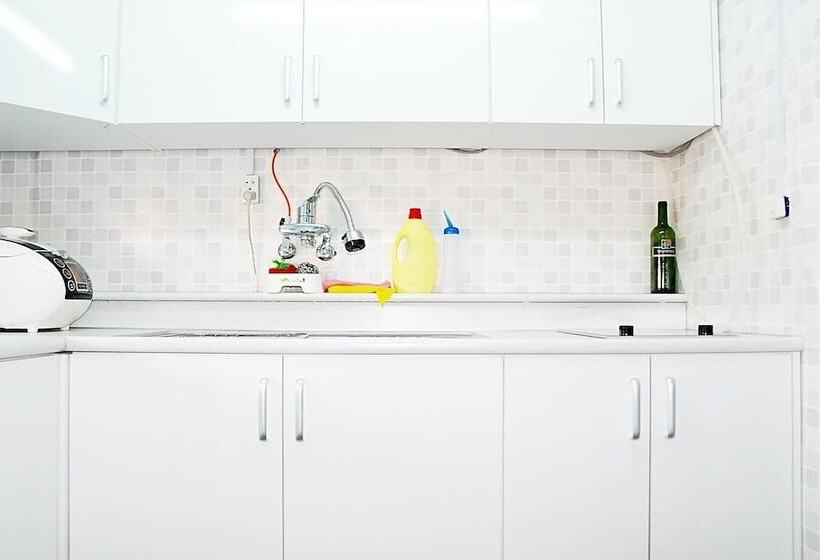 Amuse Guest House   Hostel