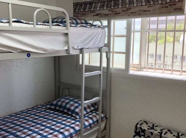 Amuse Guest House   Hostel