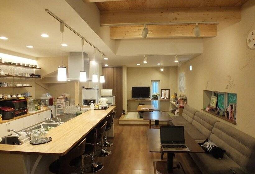 Erry S Guesthouse Sapporo   Hostel