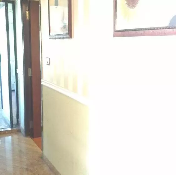 ホテル Bhammar S Inn   A Pure Veg