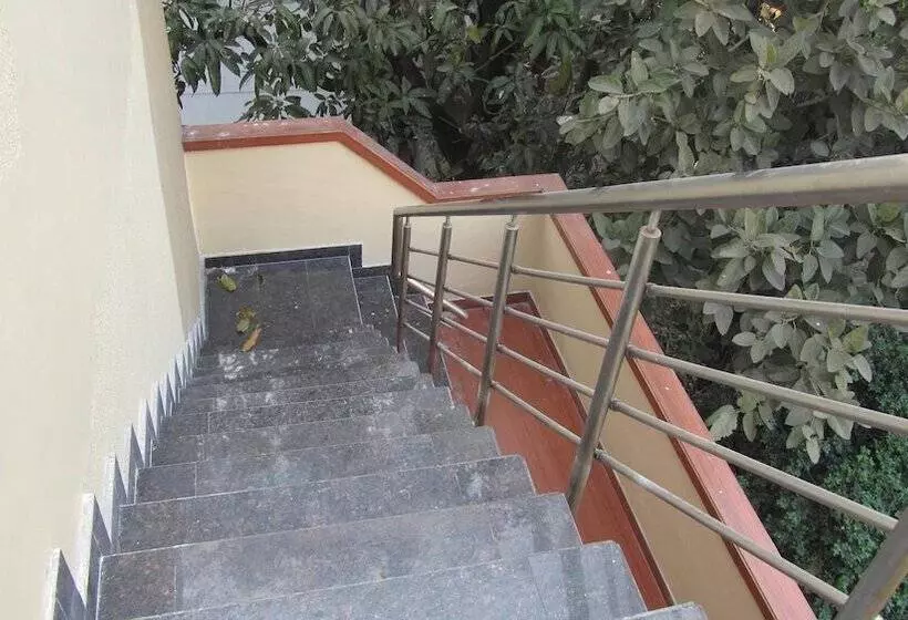 ホテル Bhammar S Inn   A Pure Veg