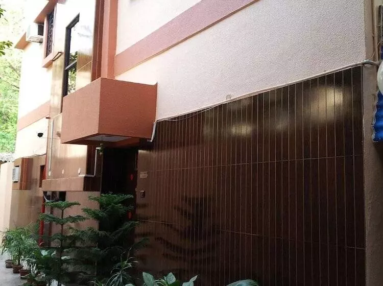 ホテル Bhammar S Inn   A Pure Veg