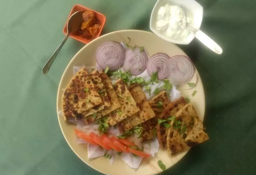 ホテル Bhammar S Inn   A Pure Veg