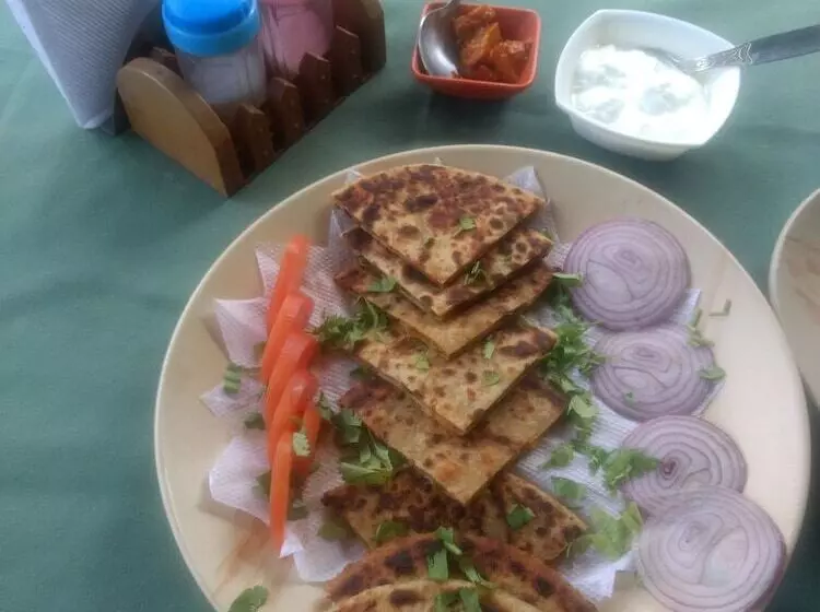 ホテル Bhammar S Inn   A Pure Veg