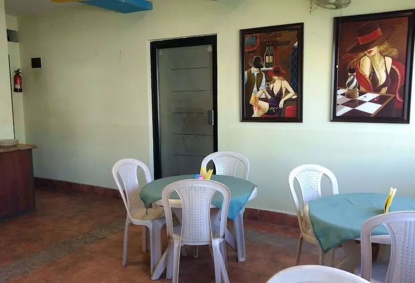 ホテル Bhammar S Inn   A Pure Veg