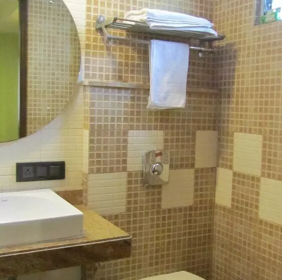 ホテル Bhammar S Inn   A Pure Veg