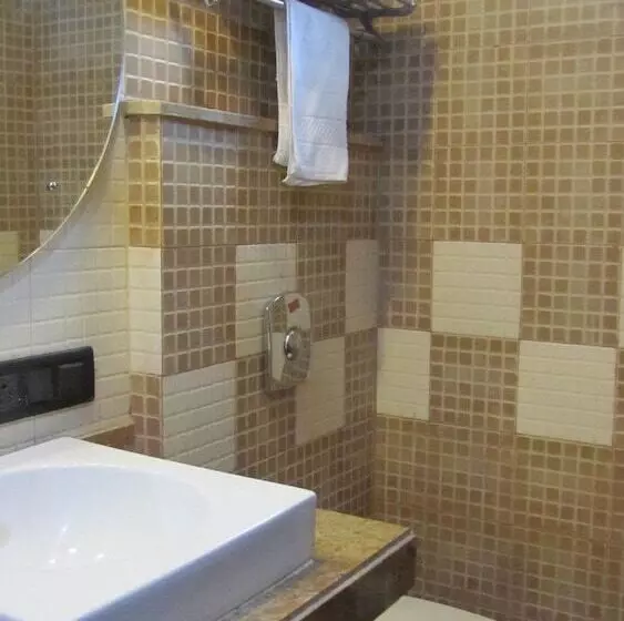 ホテル Bhammar S Inn   A Pure Veg