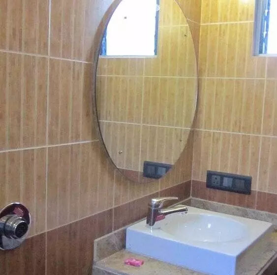 ホテル Bhammar S Inn   A Pure Veg