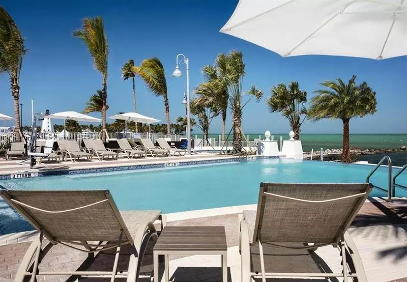 فندق Courtyard By Marriott Faro Blanco Resort