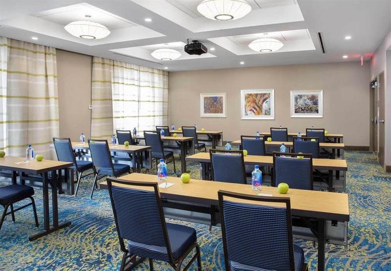 호텔 Courtyard By Marriott Faro Blanco Resort