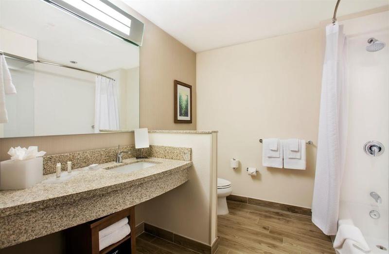 호텔 Courtyard By Marriott Faro Blanco Resort