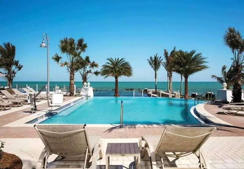 فندق Courtyard By Marriott Faro Blanco Resort