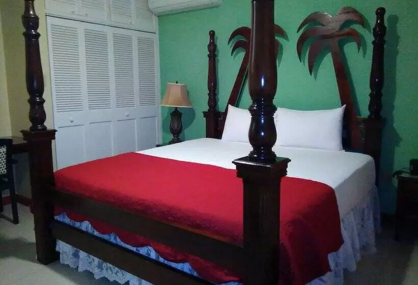 هتل Glistening Waters