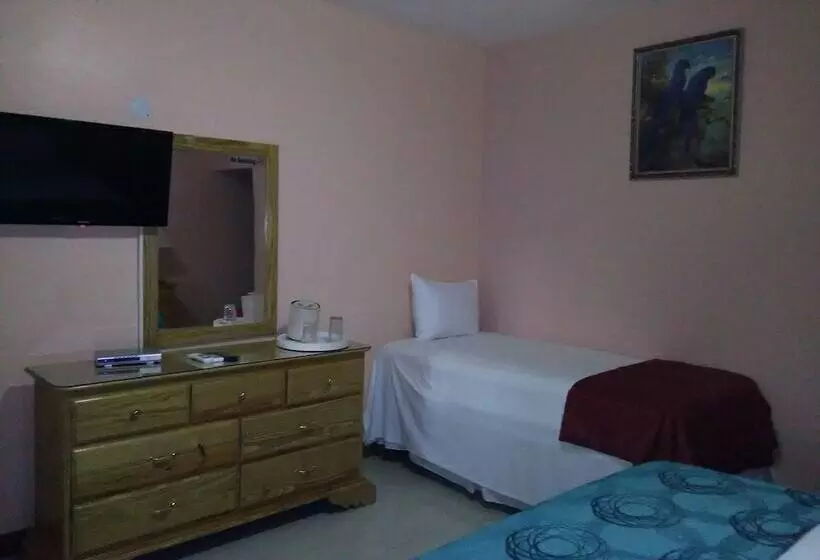 هتل Glistening Waters