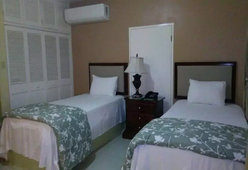 هتل Glistening Waters