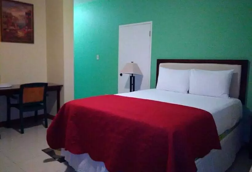 هتل Glistening Waters