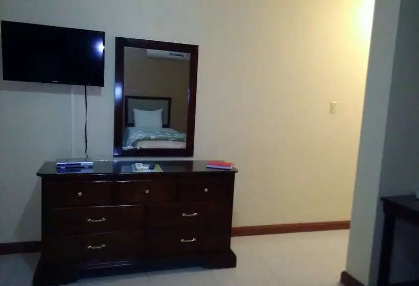 هتل Glistening Waters