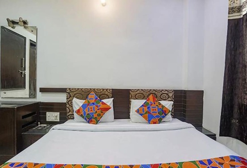 Отель Fabexpress Taj Prince