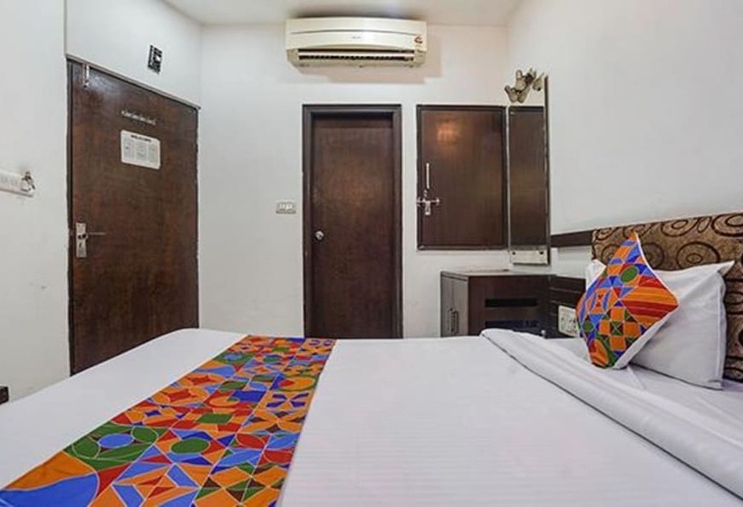 Отель Fabexpress Taj Prince