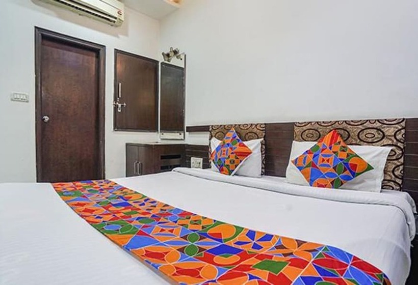 Отель Fabexpress Taj Prince