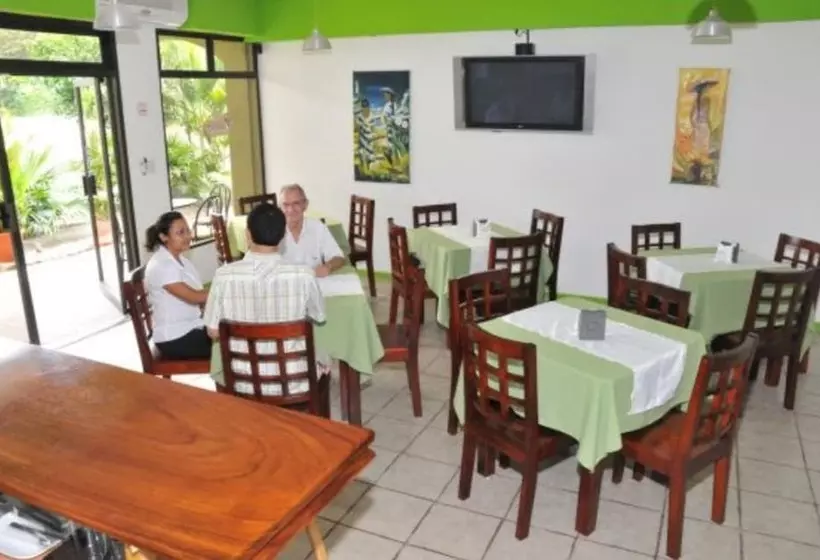 酒店 Santa Ana Liberia Airport