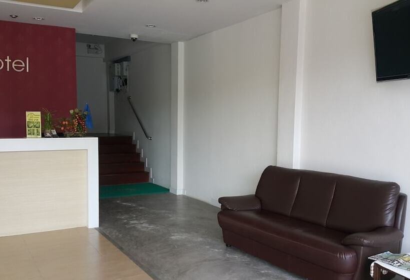 The Living Hotel At Surat Thani