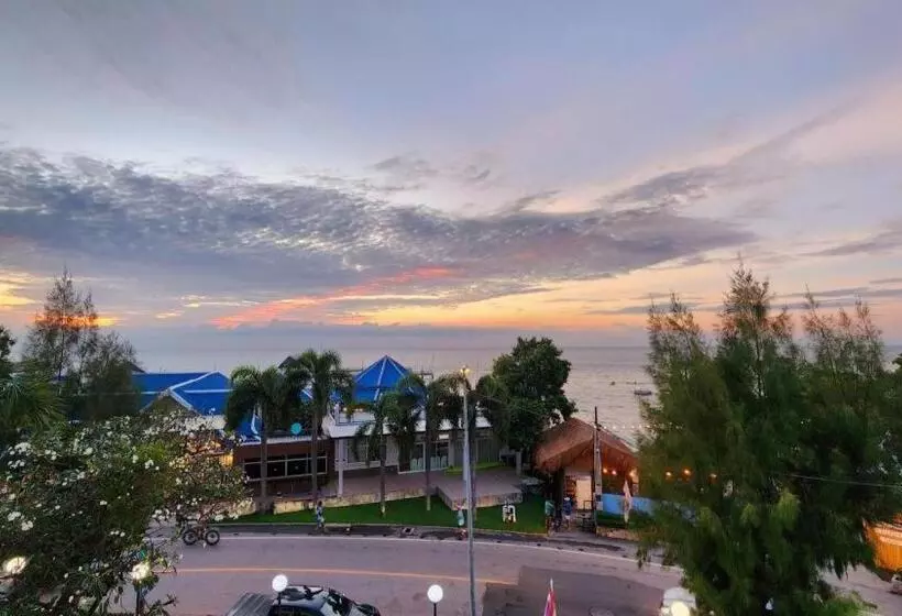 هتل Bangsaen Villa