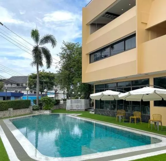 هتل Bangsaen Villa