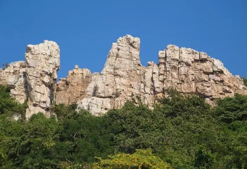 هتل Bangsaen Villa