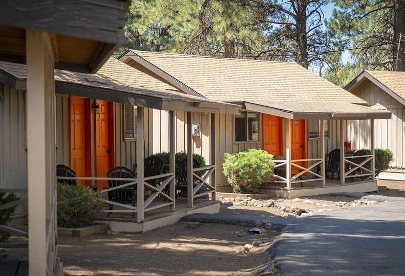 호텔 Basecamp At Snowbowl