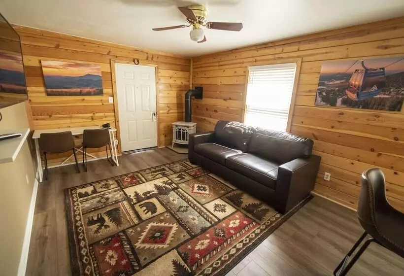 Отель Basecamp At Snowbowl