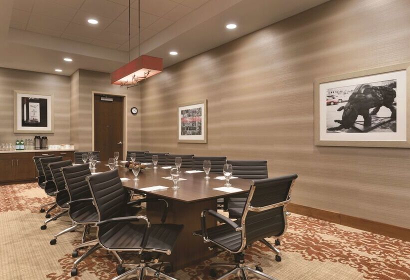 فندق Embassy Suites By Hilton Akroncanton Airport