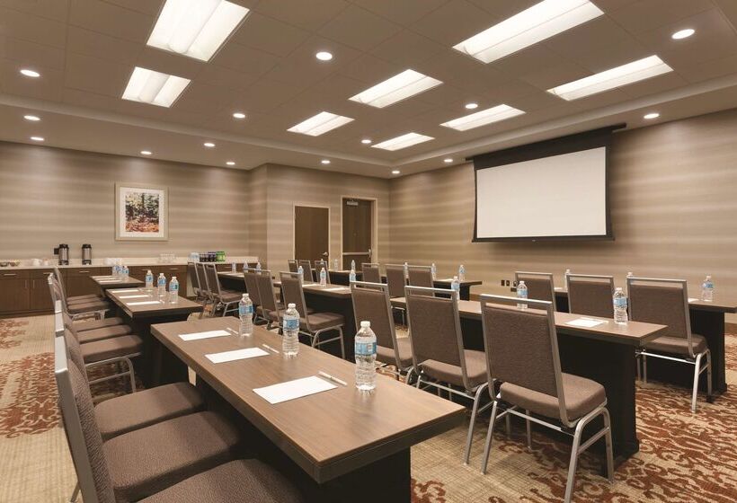 فندق Embassy Suites By Hilton Akroncanton Airport