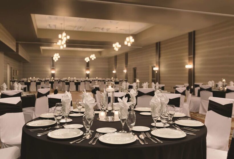 فندق Embassy Suites By Hilton Akroncanton Airport