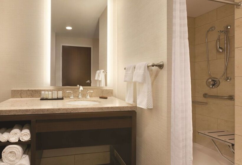 فندق Embassy Suites By Hilton Akroncanton Airport